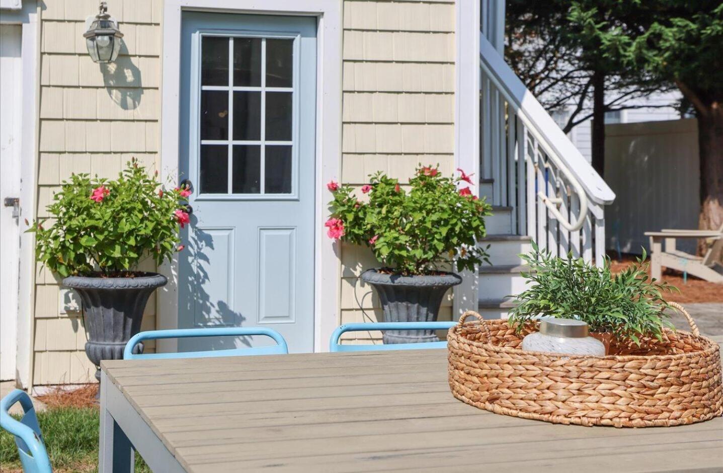 New Castle Street 111 * Rehoboth Beach