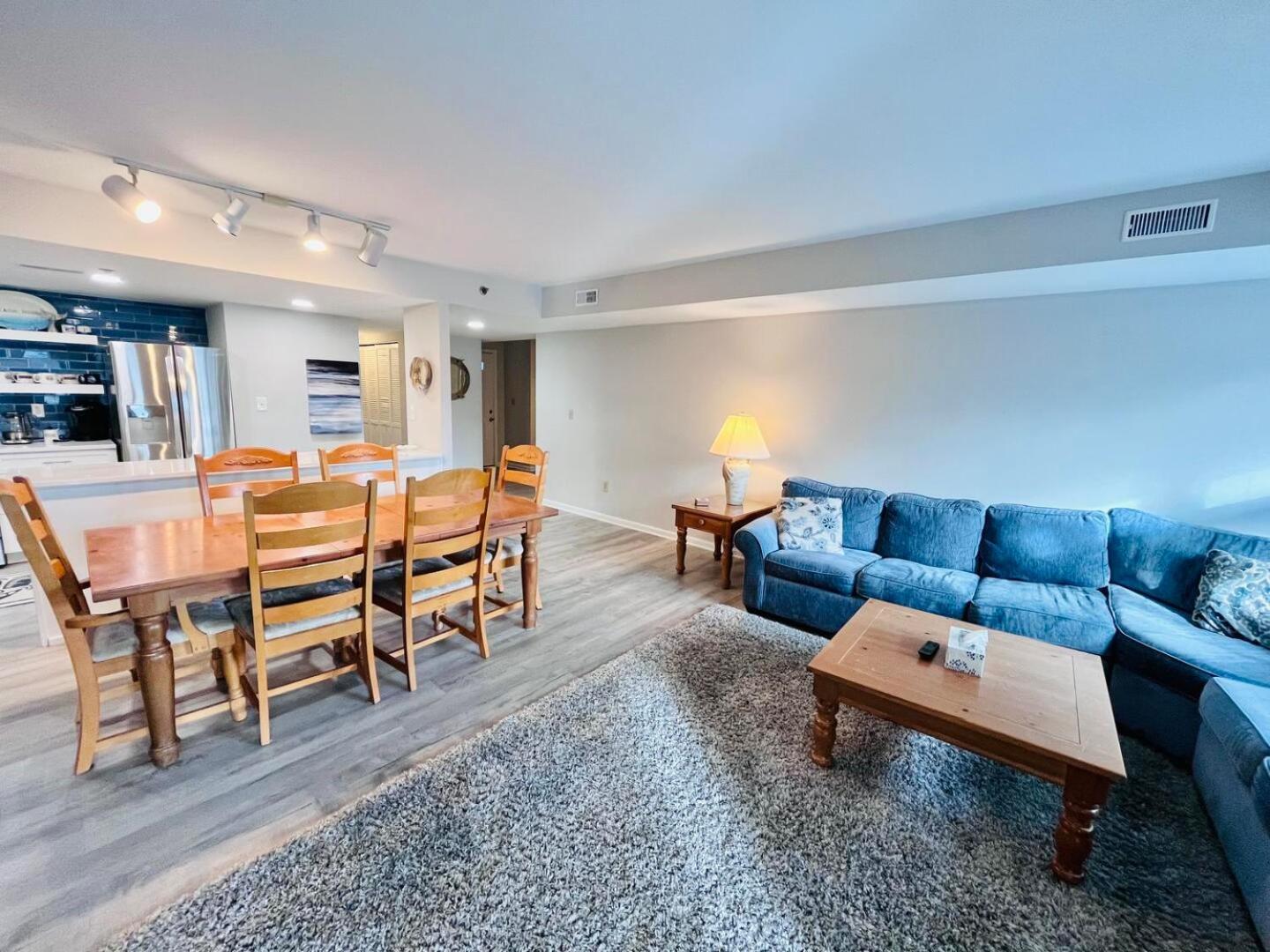 Wilmington Avenue 50 #106