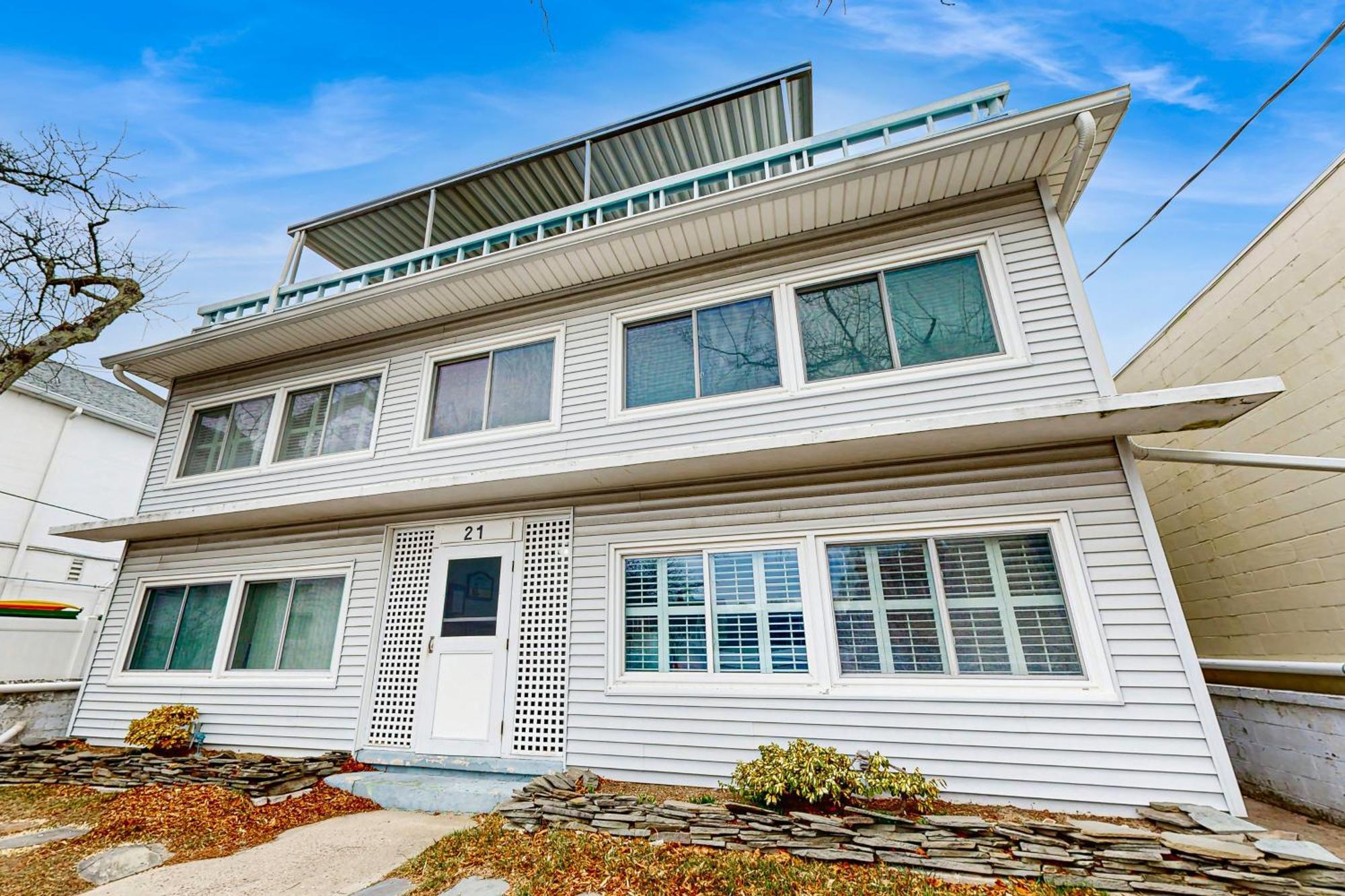 Apartment Town Of Rehoboth --- The Boxwood House - 21 Wilmington Ave #1e