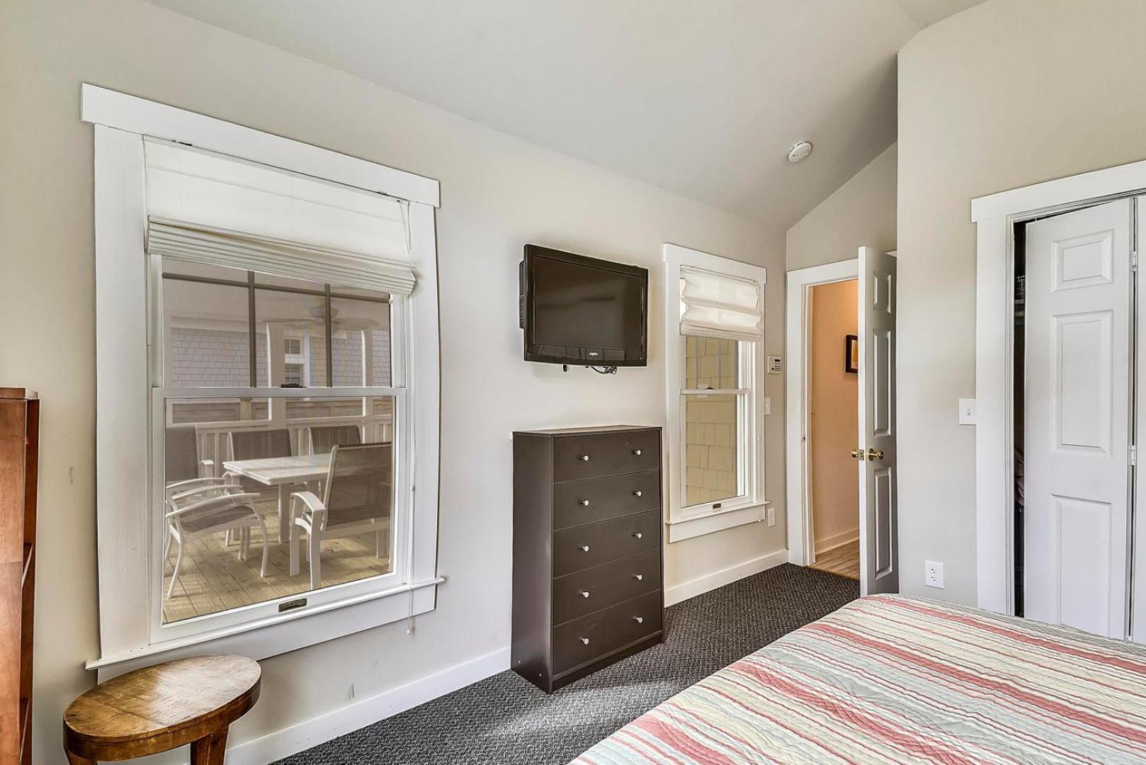 Laurel Street 108 *