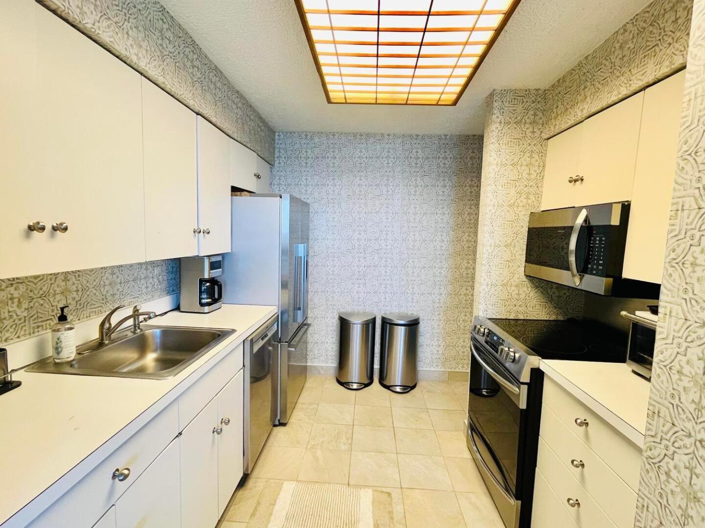 Ocean Drive 21703 Holiday home