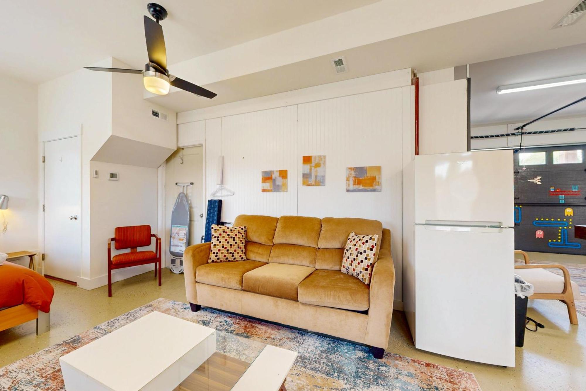Hotel Rehoboth --- 35526 Dry Brook Dr Unit B *