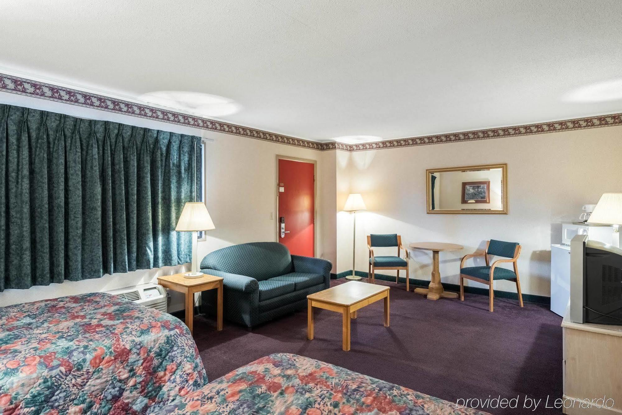 Rodeway & Hotel 2*