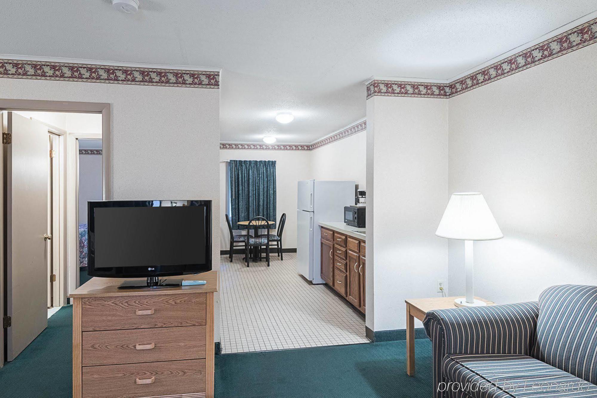 Rodeway & Hotel