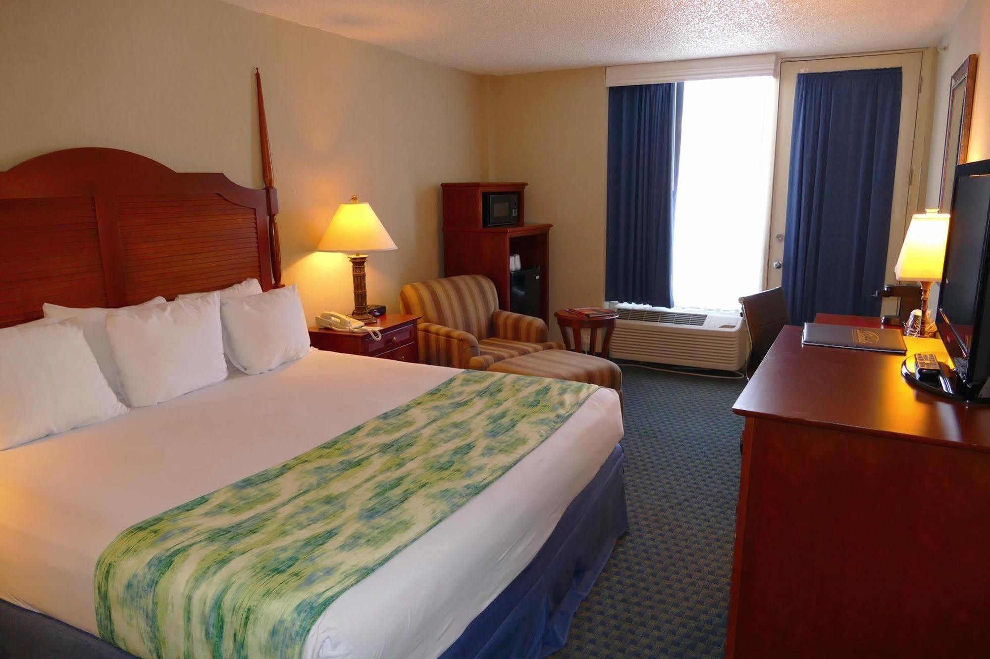 Hotel Atlantic Sands And Conference Center 4*