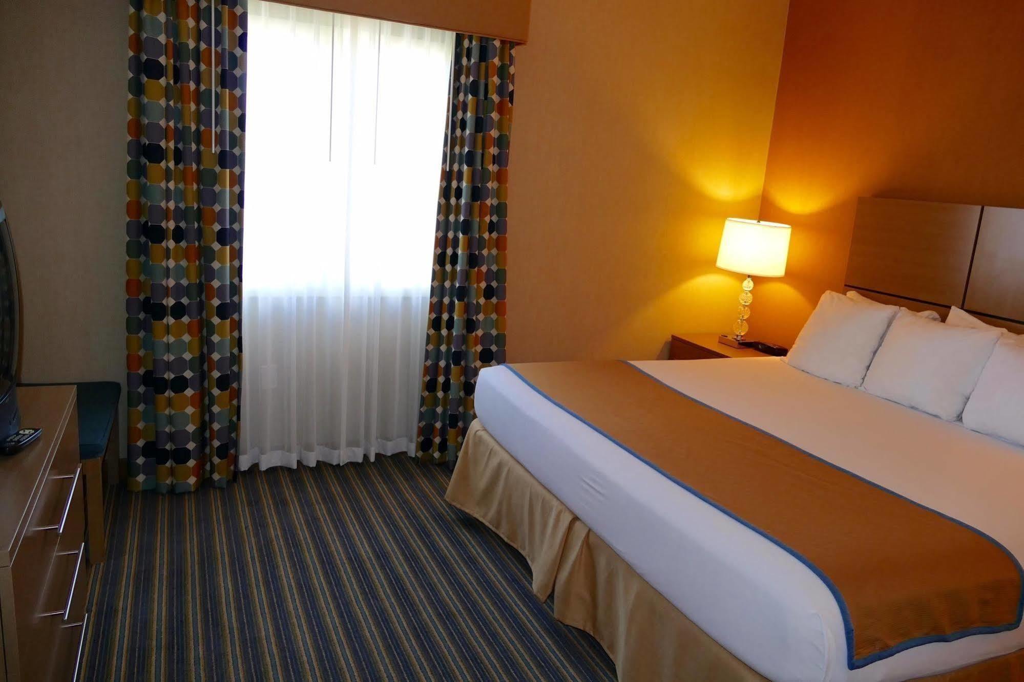 Hotel Atlantic Sands And Conference Center