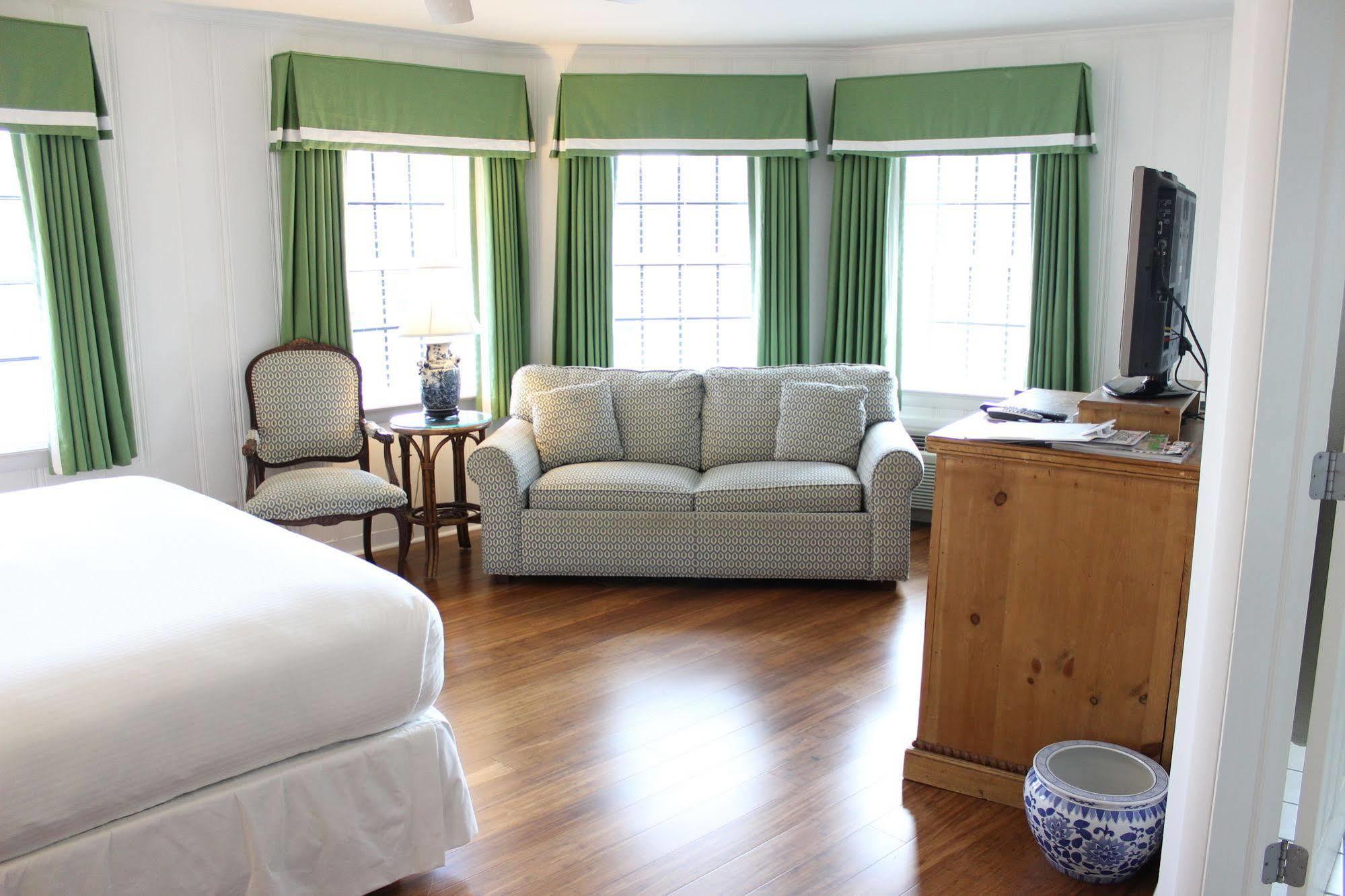 Inn The Bellmoor And