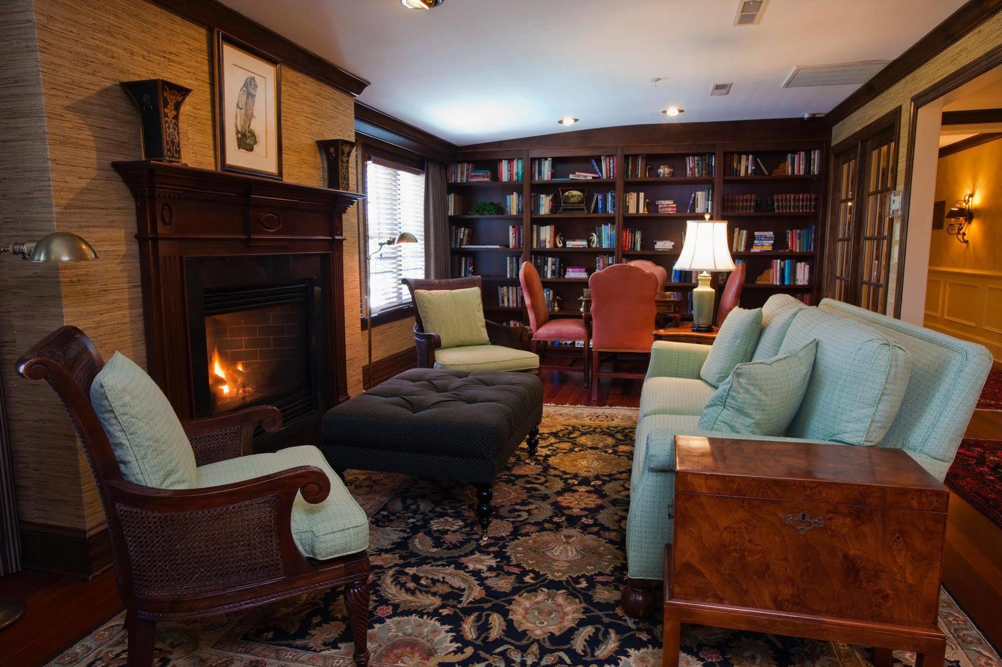 Inn The Bellmoor And