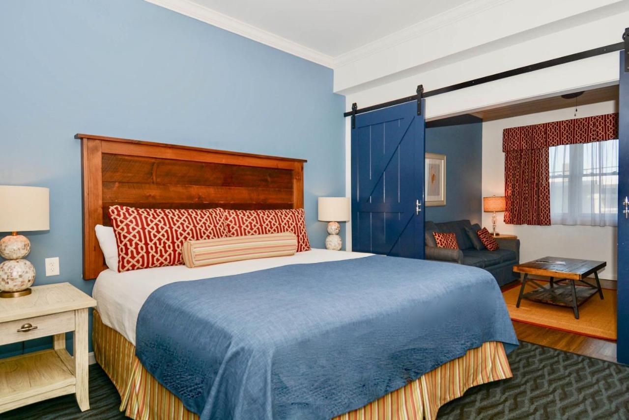 Avenue & 4* Rehoboth Beach